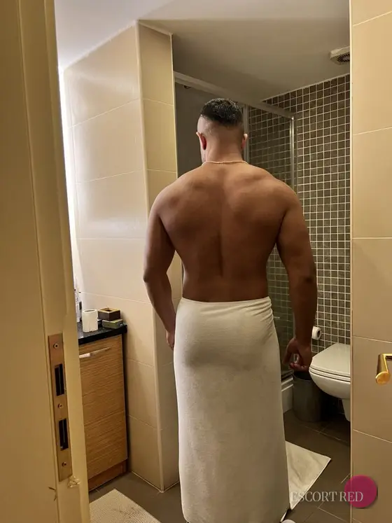 Vulcan, Chinese male escort in Macau — photo 3