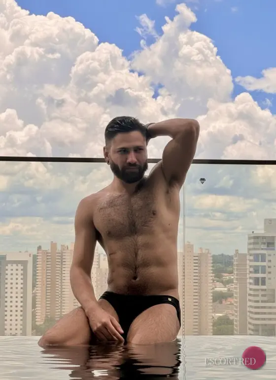 Vynicius, Brazilian male escort in Tokyo — photo 5