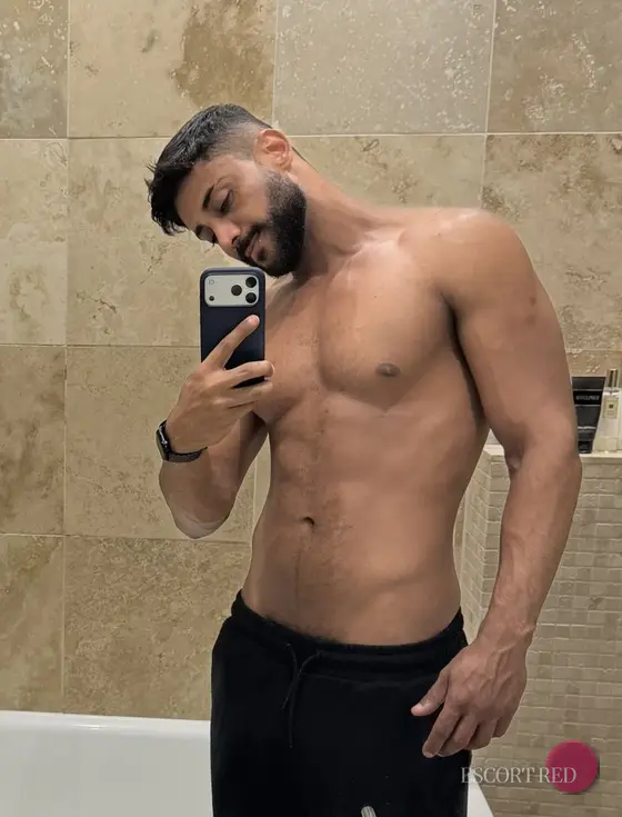 Wellington, Brazilian male escort in Macau