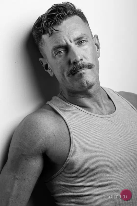 William, British male escort in Tokyo — photo 6