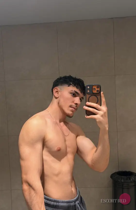 Xander, Brazilian male escort in Tokyo — photo 5