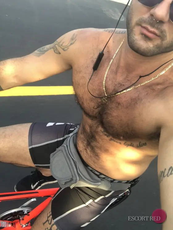 Yarin, British male escort in Hong Kong — photo 5