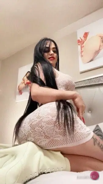 Yenifer, Brazilian trans escort in Bangkok — photo 4