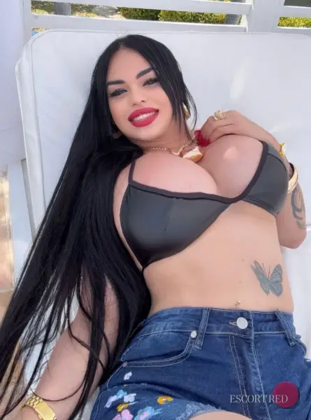 Yenifer, Brazilian trans escort in Bangkok — photo 6