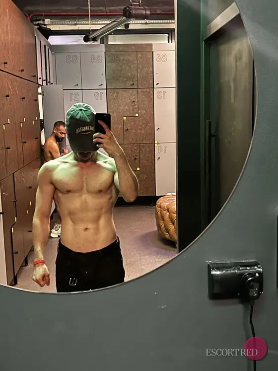 Zayn, British male escort in Tokyo