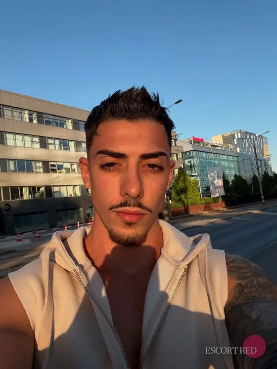 Zedy, Brazilian male escort in Bangkok — photo 4