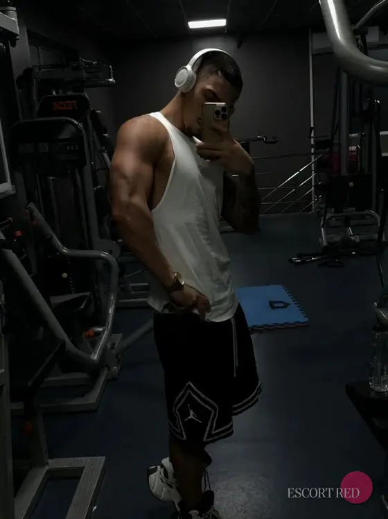 Zedy, Brazilian male escort in Bangkok — photo 5